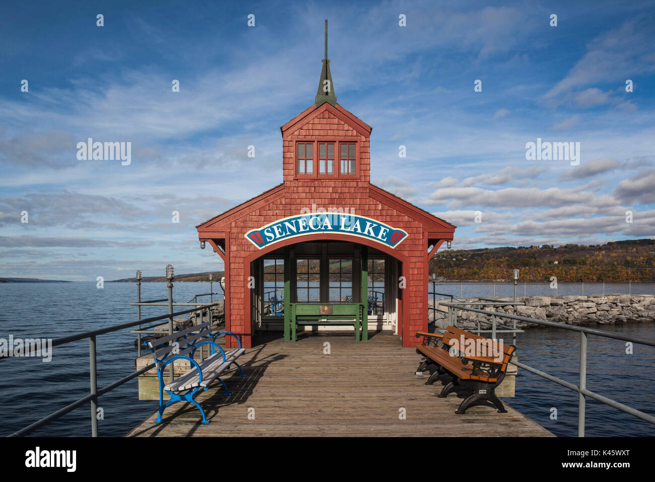 USA, New York, Finger Lakes Region, Watkins Glen, Seneca Lake Pier Stockfoto