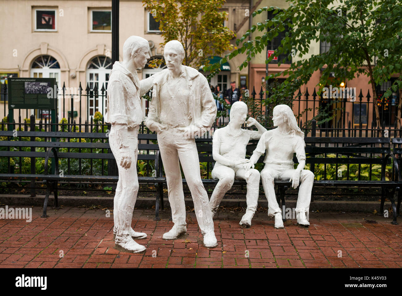 USA, New York, New York City, Manhattan, Greenwich Village, Sheridan Square, Gay Liberation Monument von George Segal Stockfoto