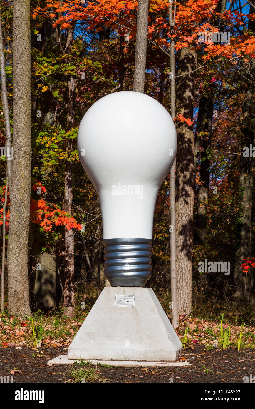 USA, New Jersey, Menlo Park, Glühbirne Denkmal für Erfinder Thomas Edison Stockfoto