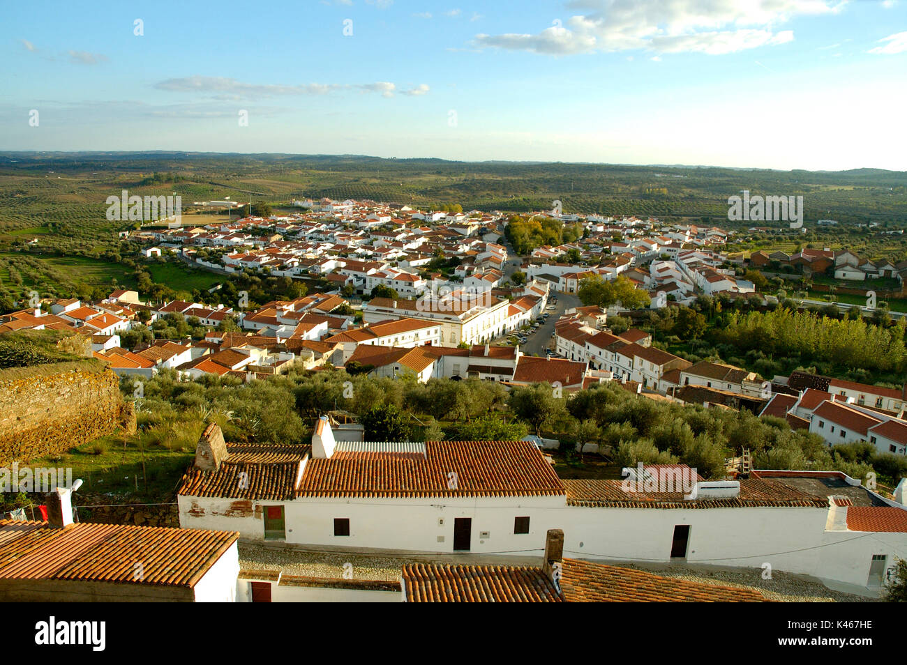Das traditionelle Dorf Portel mit weißen Häusern, Alentejo, Portugal Stockfoto