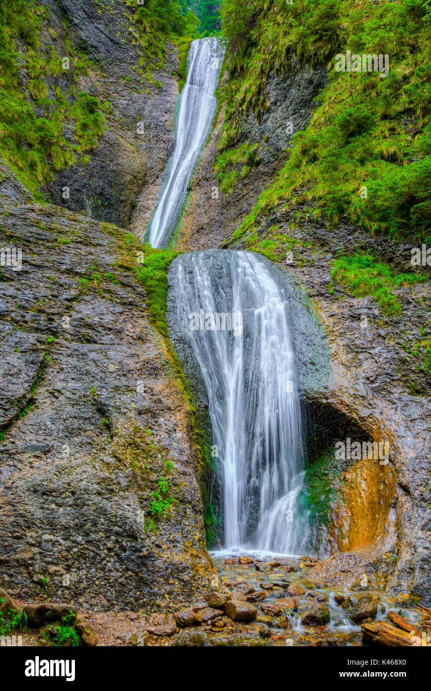 Die schöne Duruitoarea Wasserfall im Herzen von ceahlau Massiv, Moldawien, Rumänien. Stockfoto