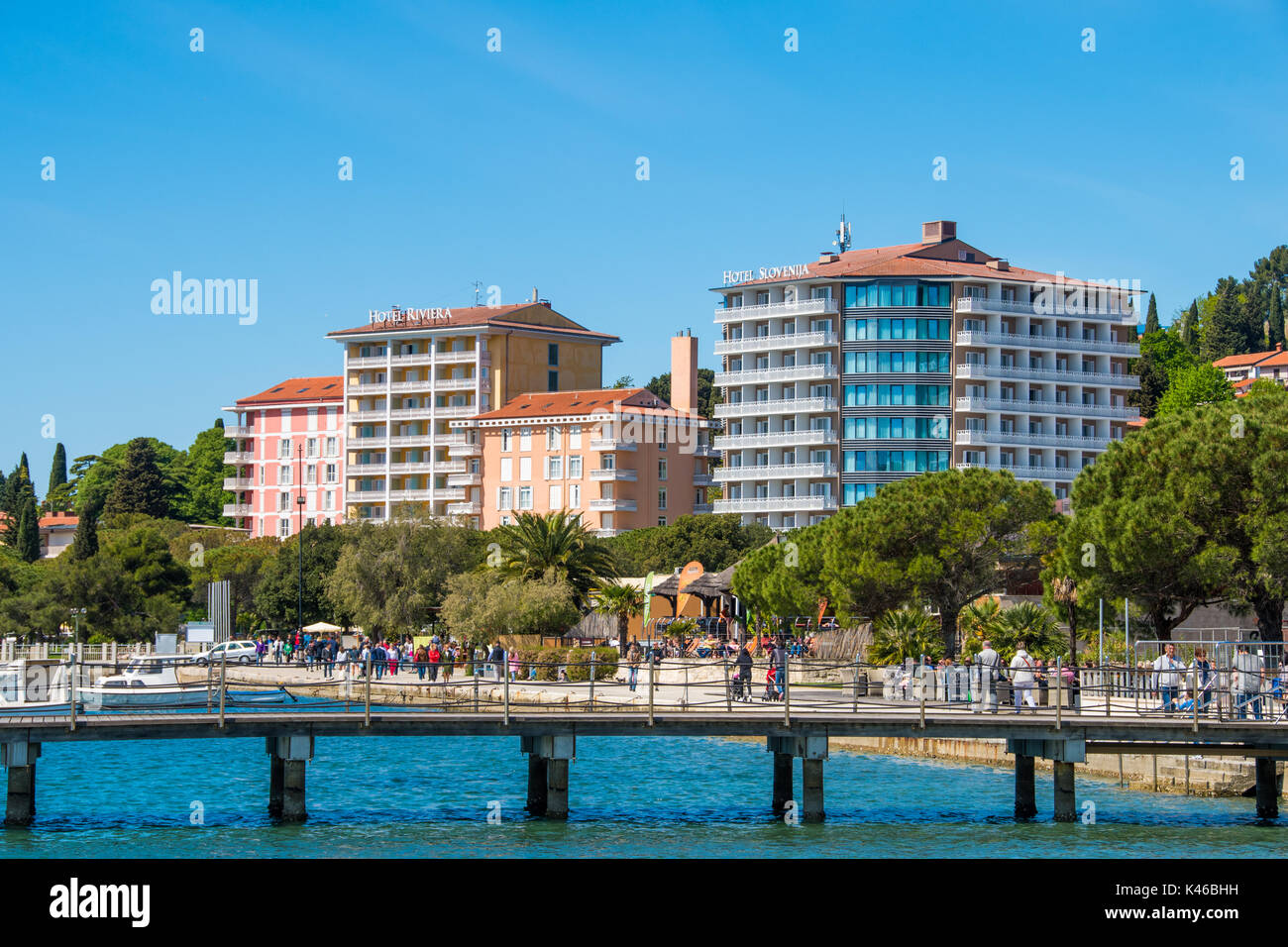 Portoroz, Slowenien - 17 April 2017: portoroz Strand und in die Stadt sind zu einem beliebten touristischen Ziel in allen Jahreszeiten, besonders im Frühling Stockfoto