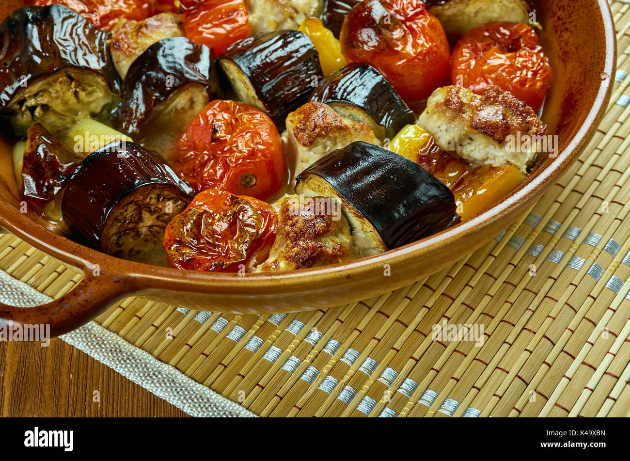 Tava-Kebab-Kebab in der Pfanne, Aserbaidschan Küche Stockfotografie - Alamy