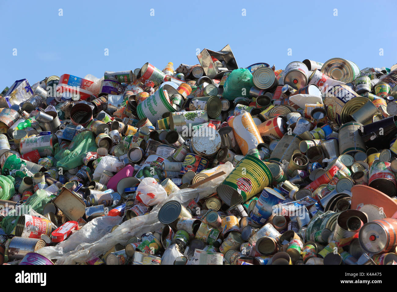 Abfallwirtschaft, bestand auf das Recycling, Getränkedosen, verzinnt, Abfallwirtschaft, Lager zum Recycling, Getraenkedosen, Weissblech Stockfoto