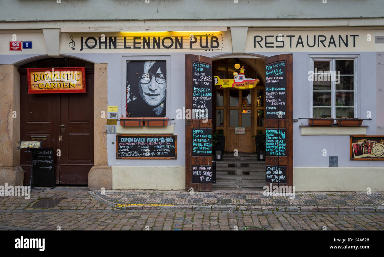 John Lennon Pub In Prag Stockfoto