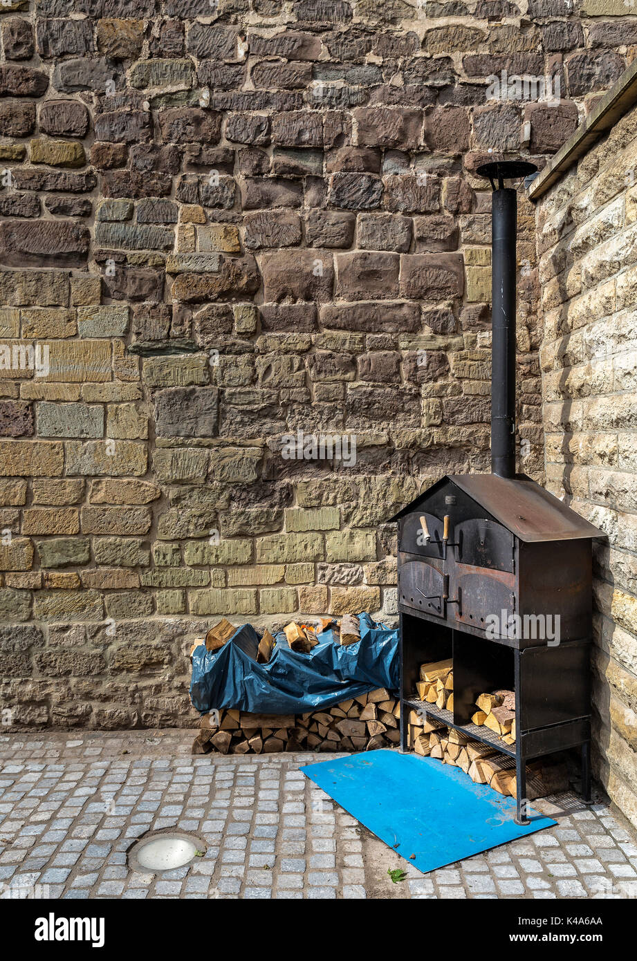 Kamin Im Garten Stockfotografie Alamy