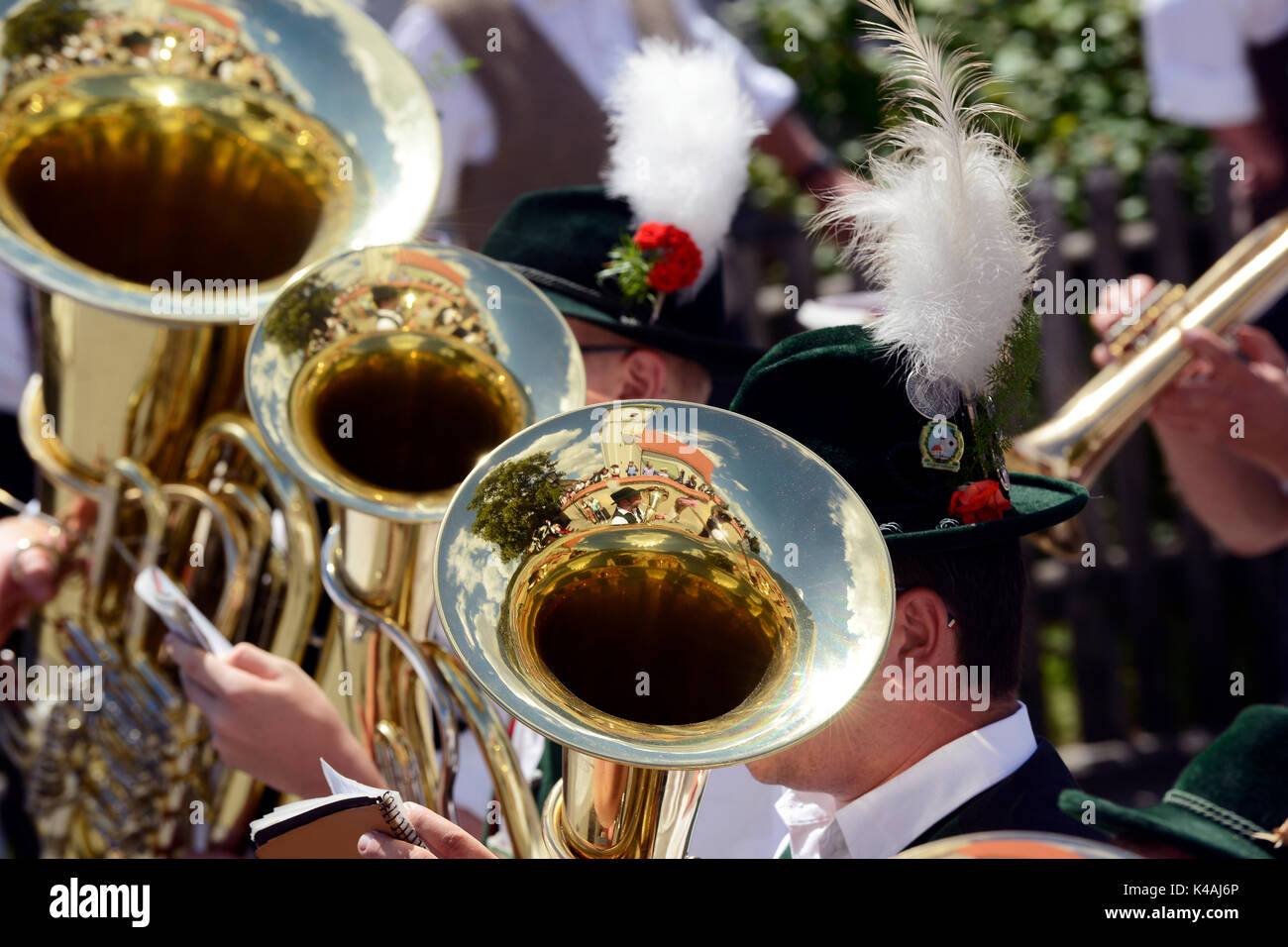 Traditionelle Trachtenumzug, Gaufest Loisachgau, Egling, Oberbayern, Bayern, Deutschland Stockfoto