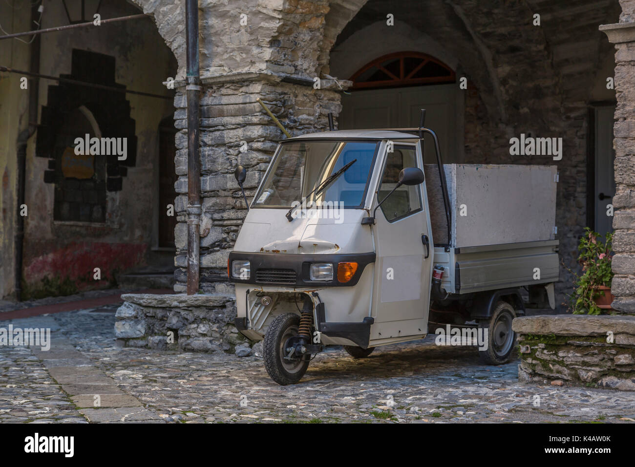 Italienisches Fahrzeug Fotos Und Bildmaterial In Hoher Aufl sung Alamy italienisches-fahrzeug-fotos-und-bildmaterial-in-hoher-aufl-sung-alamy
