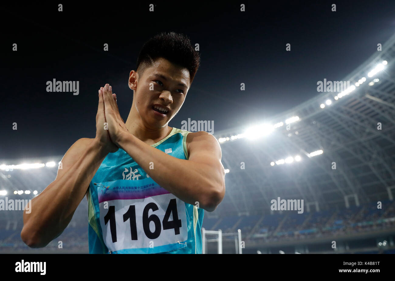 (170905) - Tianjin, Sept. 5, 2017 (Xinhua) - Xie Zhenye der Zhejiang feiert nach den Herren 200 m-Finale bei den 13 chinesischen Nationalen Spiele in North China Tianjin Gemeinde, Sept. 5, 2017. Xie Zhenye gewann die Goldmedaille mit 20,20 Sekunden. (Xinhua / Wang Lili) Stockfoto