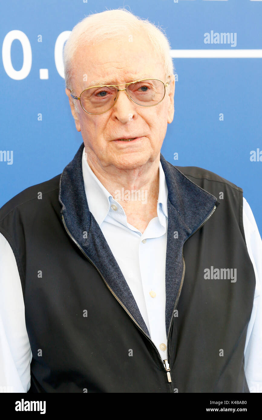 Venedig, Italien. 05 Sep, 2017. Michael Caine nimmt an den 'My Generation' Fotoshooting während des 74. Filmfestival von Venedig am 5. September 2017 in Venedig, Italien. Quelle: John Rasimus/Medien Punch *** Frankreich, Schweden, Norwegen, Denark, Finnland, USA, Tschechische Republik, Südamerika Nur***/Alamy leben Nachrichten Stockfoto