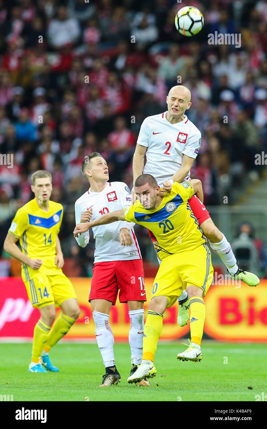 Großbritannien und Irland RECHTE NUR Michal Pazdan von Polen, Lukasz Piszczek von Polen, römische Murtazayev von Kasachstan und Sergey Khizhnichenko Kasachstans während der FIFA WM 2018 Qualifikation Gruppe E Übereinstimmung zwischen Polen und Kasachstan auf nationaler Stadium am 4. September 2017 in Warschau, Polen. (Foto durch Olimpik/Pixathlon/phcimages.com) Stockfoto