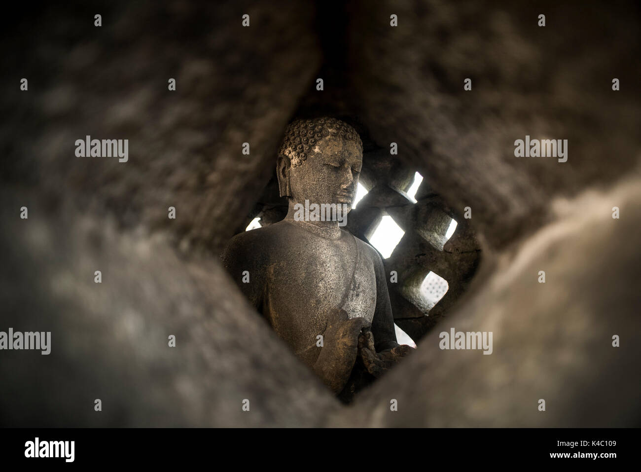 Buddha Statue am borobudor Tempel in Java, Indonesien. Stockfoto