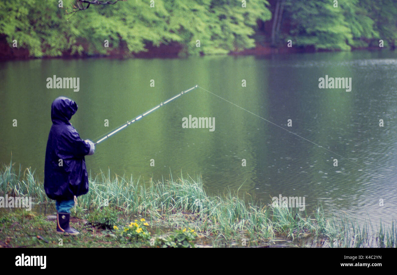 Kinder Fisch im Regen 2014 Stockfoto