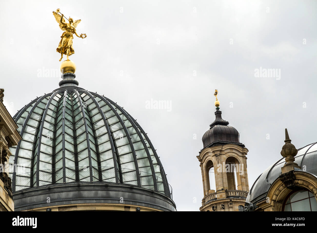 Kunstakademie Und Frauenkirche,Sachsen, Deutschland, Europa , Dresdner Akademie Der Bildenden Künste Und Frauenkirche, Sachsen, Deutschland, Europa Stockfoto