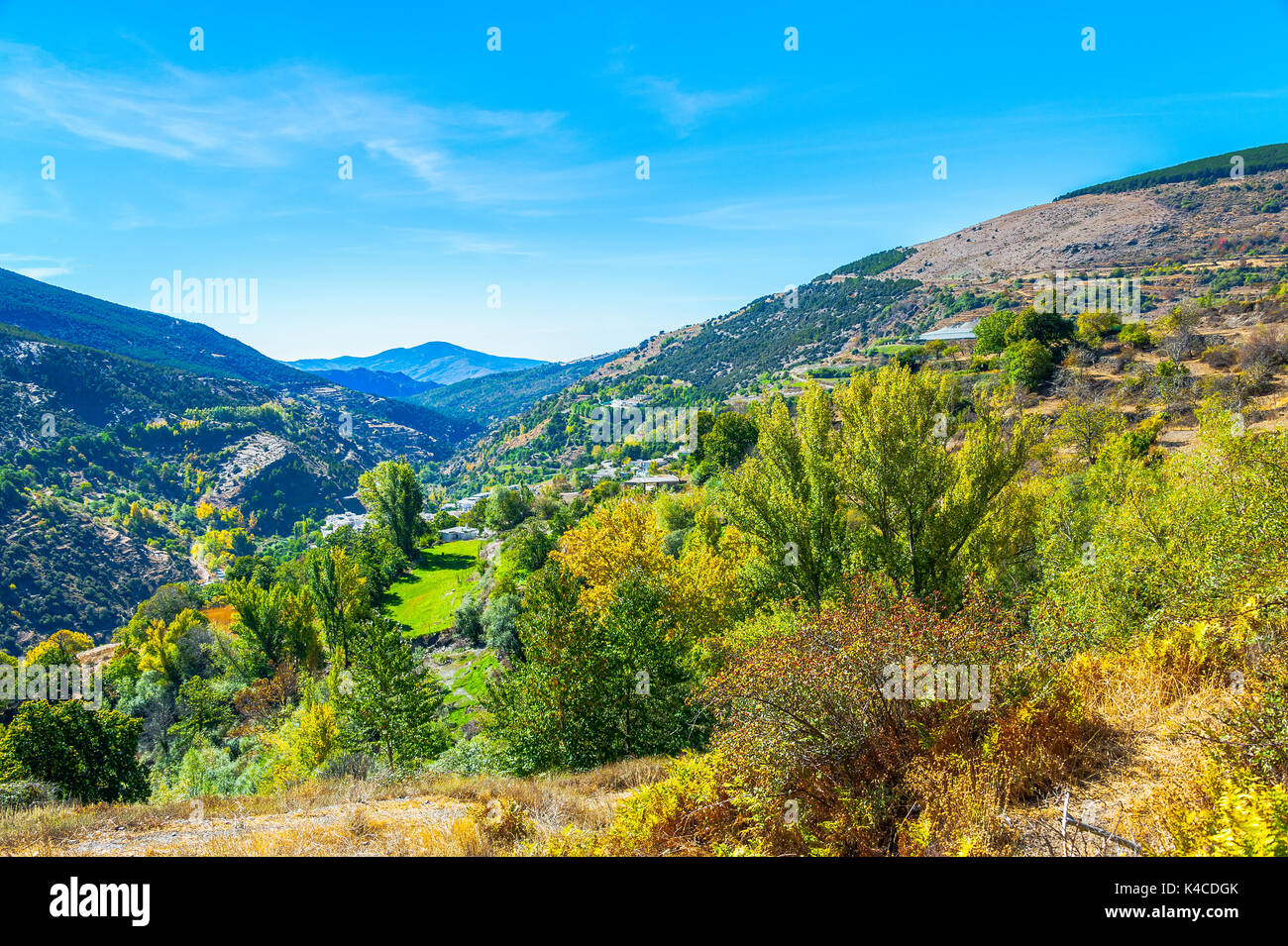 Landschaft Der alpujarras mit alten Terrassen für die Landwirtschaft, in der Nähe von Trev Lez, Andalusien, Spanien Stockfoto