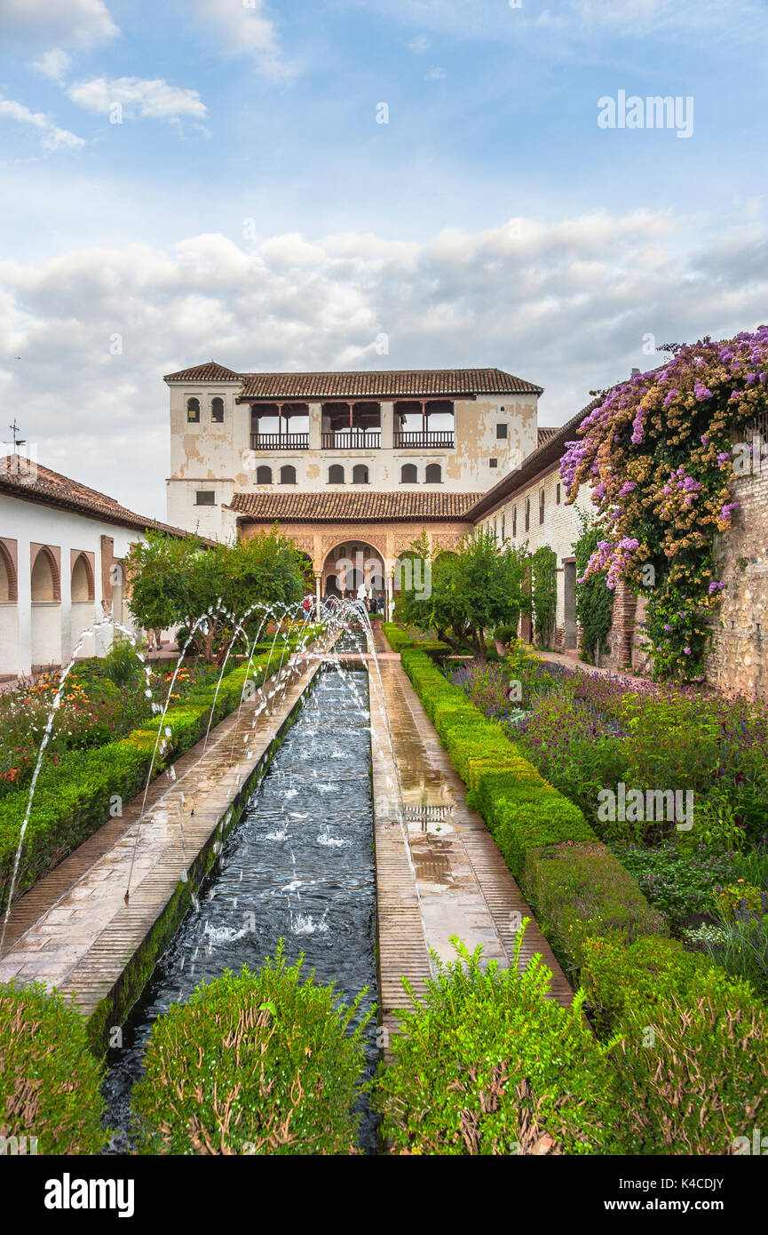 Gartenanlage mit Brunnen Im Palast Der Generalife, Terrasse Der
