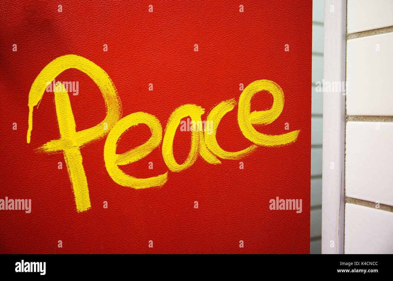 Frieden, Schreiben, Graffiti in Englisch Stockfoto