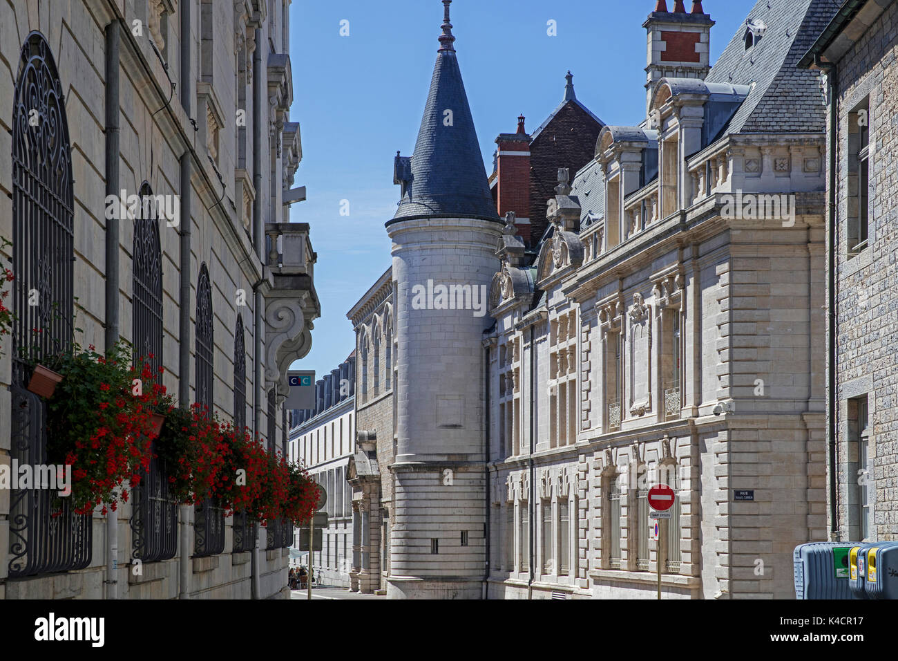 Historische Gebäude in der Altstadt von Besançon, Doubs, Bourgogne-Franche-Comté, Frankreich Stockfoto