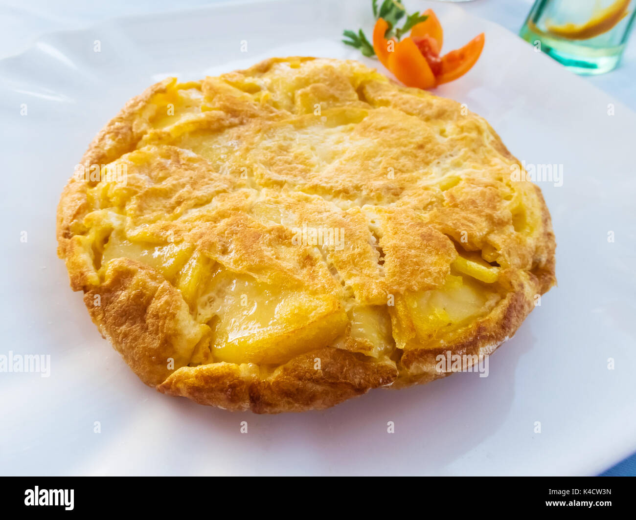 Traditionelle spanische Tortilla - Omelette mit Kartoffeln Stockfoto