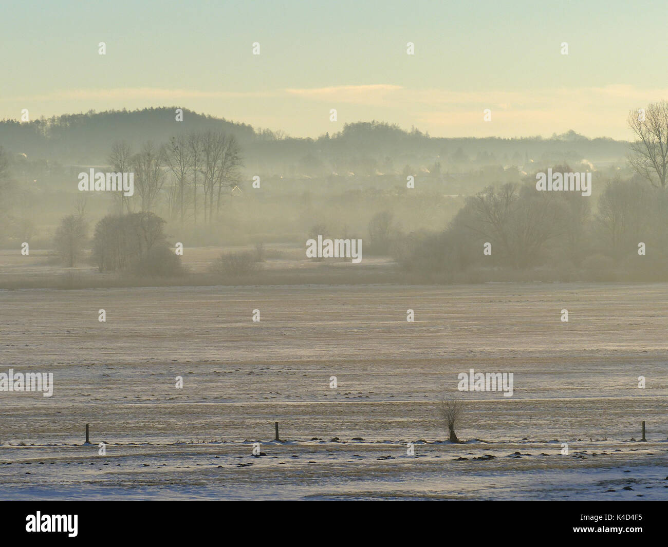 Winter in Ampermoss, River Valley Fen in der Nähe Ammersee in Oberbayern Stockfoto