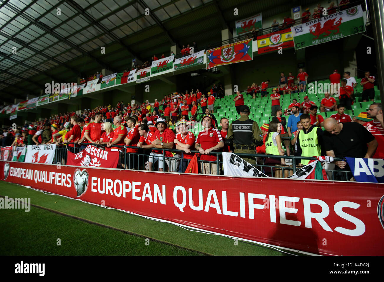 Wales Fans vor der 2018 FIFA World Cup qualifizieren, Gruppe D Match bei Stadionul Zimbru in Chisinau, Moldawien. Stockfoto