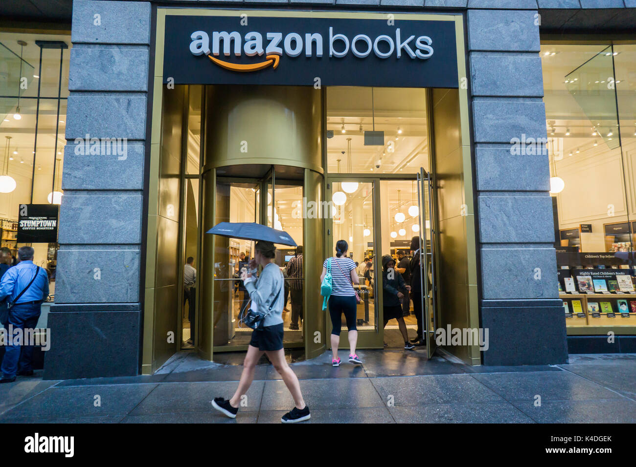 Das Amazon New York Bürogebäude Stockfotos und -bilder Kaufen - Alamy