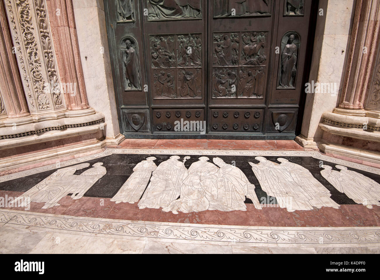 Fassade der Kathedrale von Siena, Siena Toskana Italien Europa EU Stockfoto