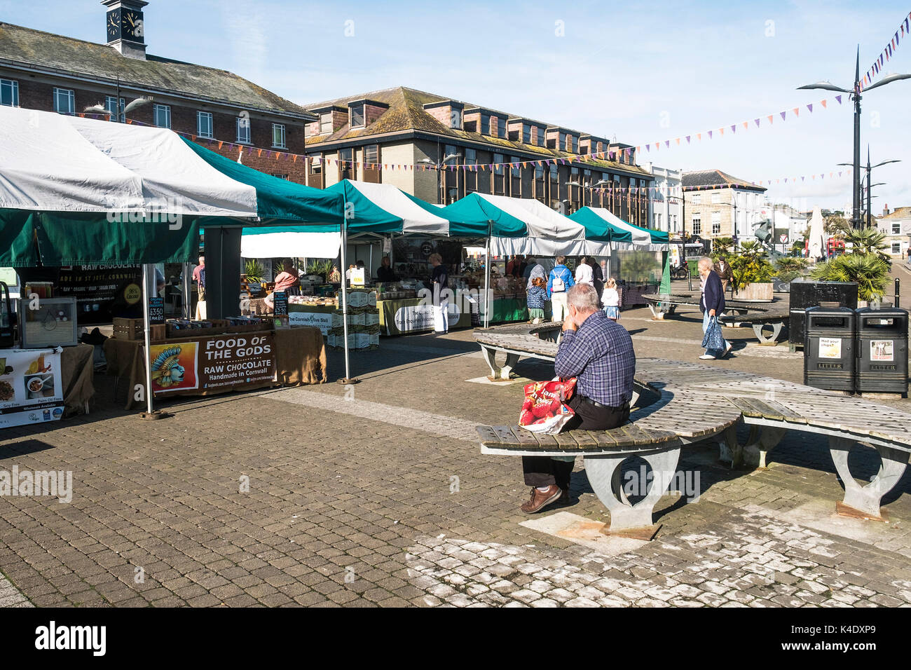 Truro - eine Straße Markt in Zitrone Quay in Truro in Cornwall. Stockfoto