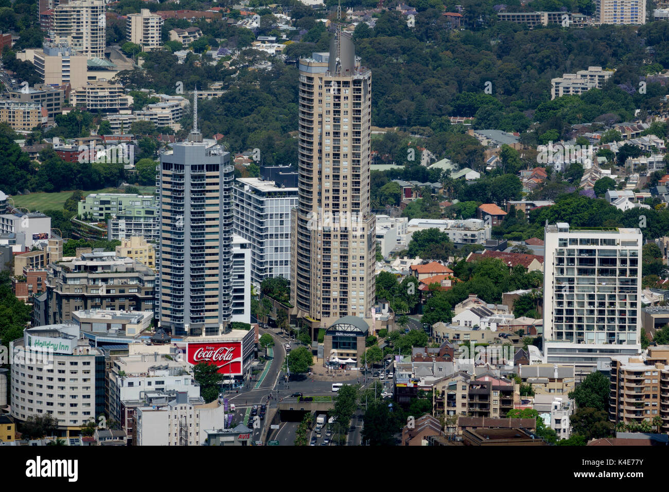Luftbild vom Sydney Tower der Blick nach Kings Cross, Sydney Die riesigen Kings Cross Koks Zeichen sichtbar, November 2016 Stockfoto