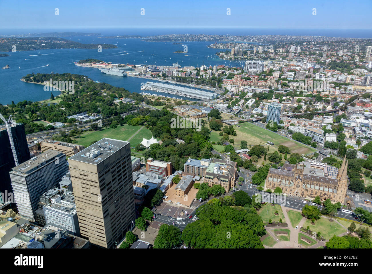 Sydney City Luftbild mit Blick auf Garten Insel Australien mit St Mary's Cathedral, die Hyde Park Barracks, Finger Wharf Woolloomooloo Australien Stockfoto