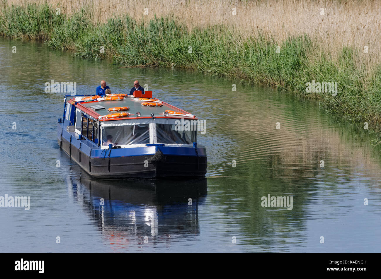 Bootstour auf dem Fluss Lea in der Nähe von Stratford, London England Großbritannien Stockfoto