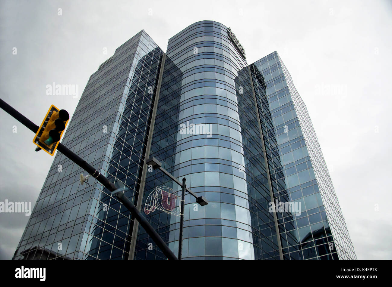 Das Broadway center Glas Hochhaus in der Innenstadt von Salt Lake City Utah. Stockfoto