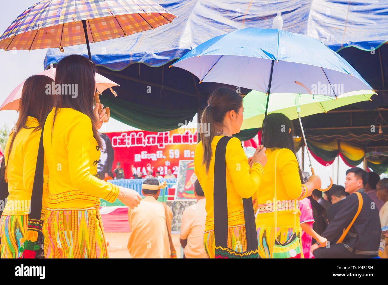 Staat Shan Armee (SSA), Burma - 21. Mai: Nicht identifizierte Personen Dress Up wunderschön im Staat Shan Armee Tag am 21. Mai 2017 Loi Kaw Wan, Burma. Stockfoto