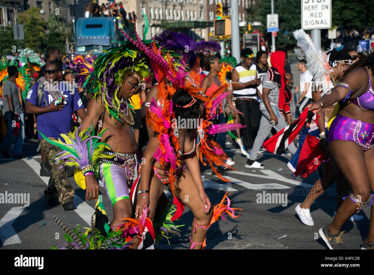 Brooklyn, NY, USA, 4. September 2017. Die Teilnehmer feiern Tag der Arbeit & West Indian Day Parade 2017 auf Eastern Parkway. Credit: Lucien O'Neill Stockfoto