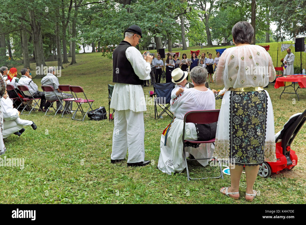Der One World Day wird jährlich im Rockefeller Park gefeiert. Diese Veranstaltung in Cleveland, Ohio, zeigt aktiv kulturelle Wege in ausgewiesenen Gärten. Stockfoto