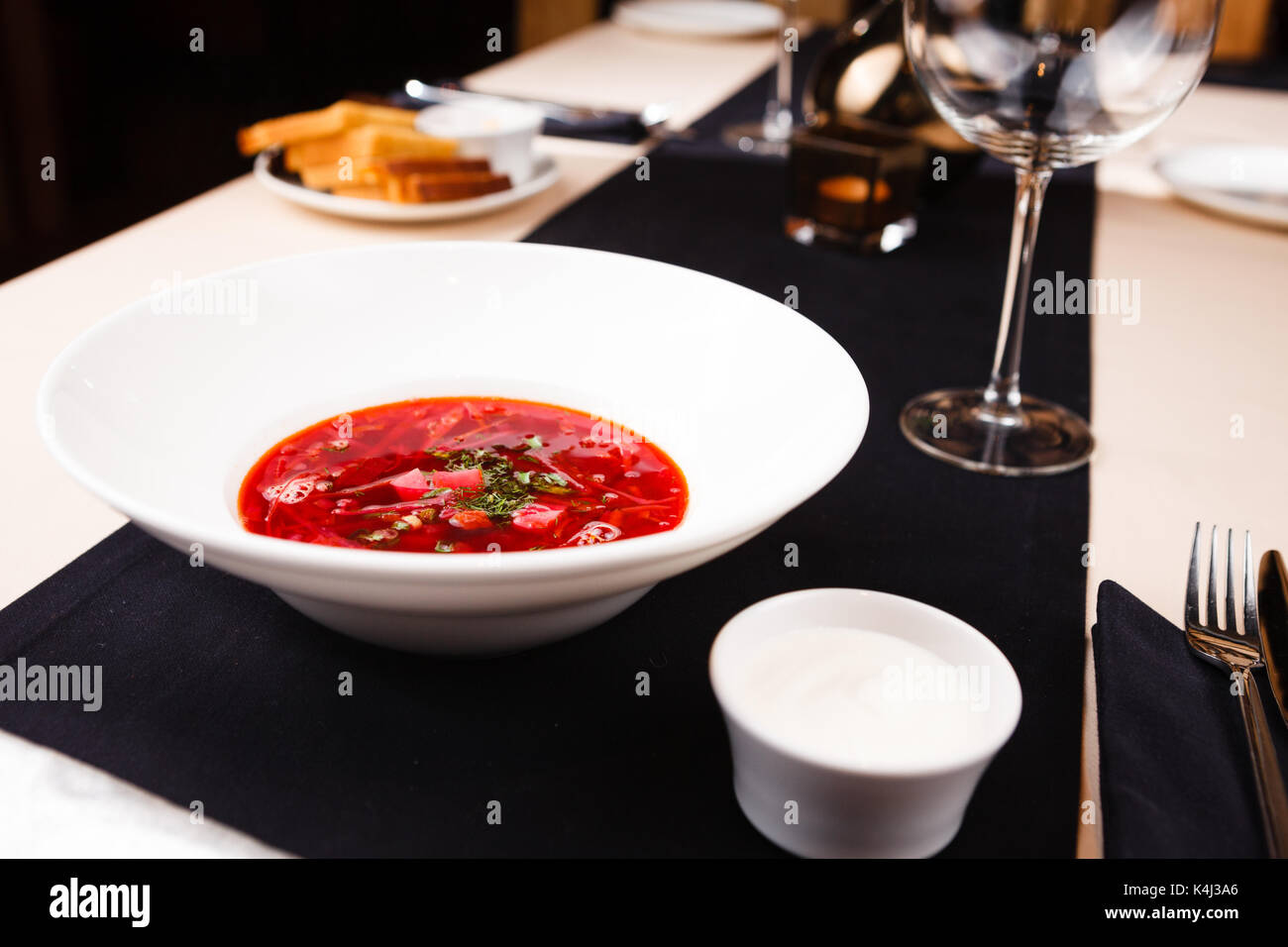 Klassische Rote-Bete-Suppe Stockfoto