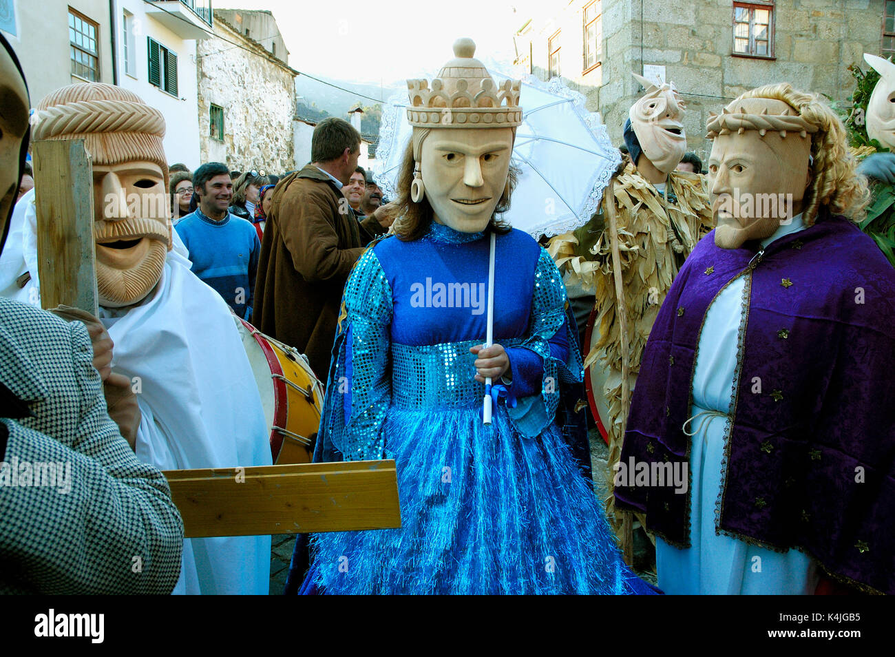 Traditionelle hölzerne Masken im Karneval. Lazarim, Beira Alta, Portugal Stockfoto