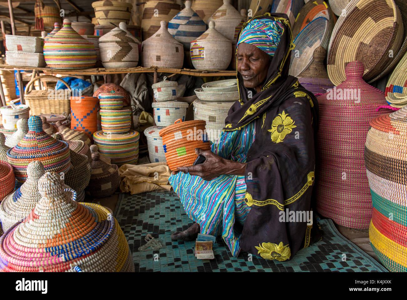 Handmade Warenkorb shop, Thies, Senegal, Westafrika, Afrika Stockfoto