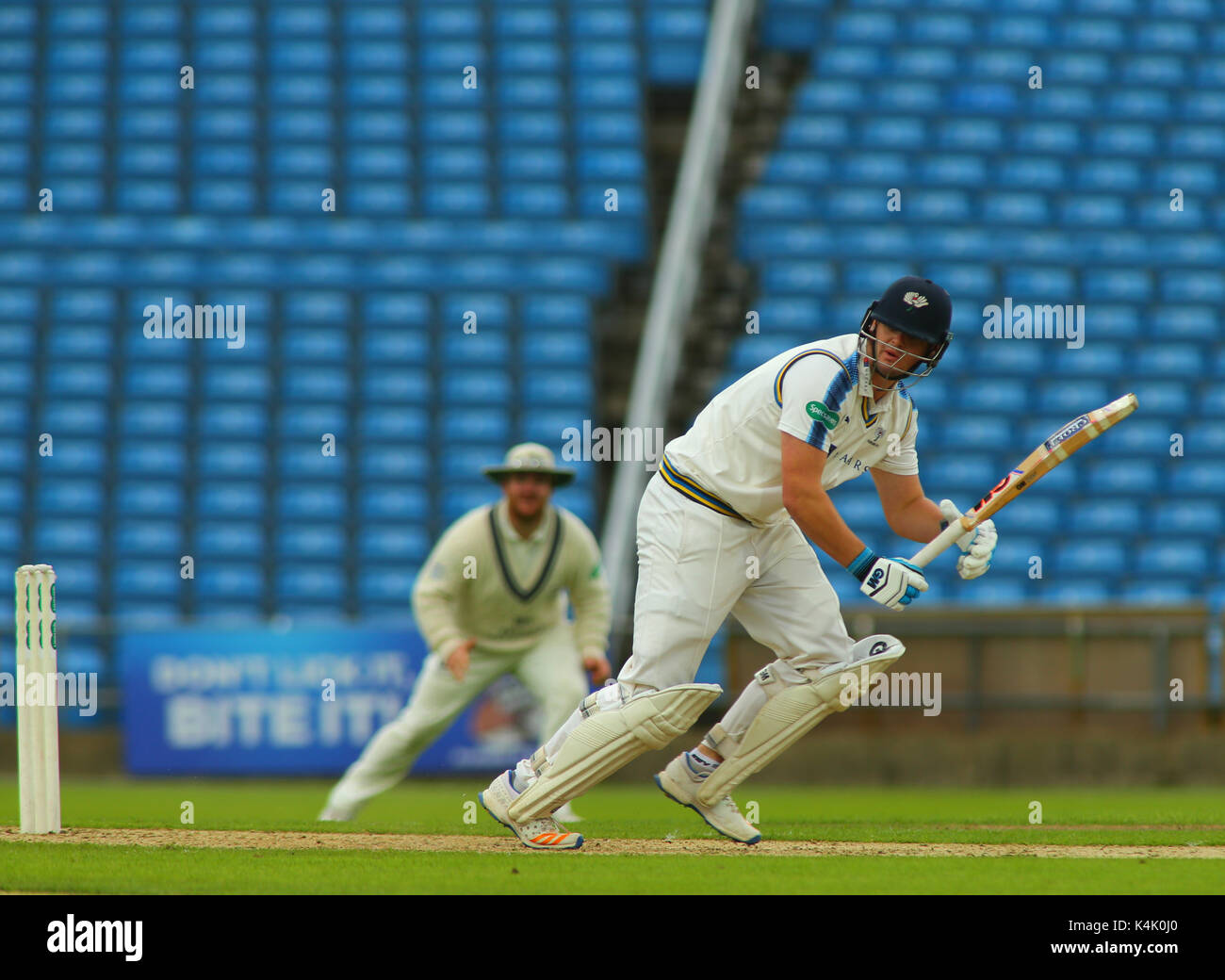 Leeds, Großbritannien. 6. Sep 2017. Alex Lees schlagen für Yorkshire CCC vs Middlesex CCC während der specsavers County Championship Match bei Headingley Carneige Stadium, Leeds. Credit: Stephen Gaunt/Alamy leben Nachrichten Stockfoto