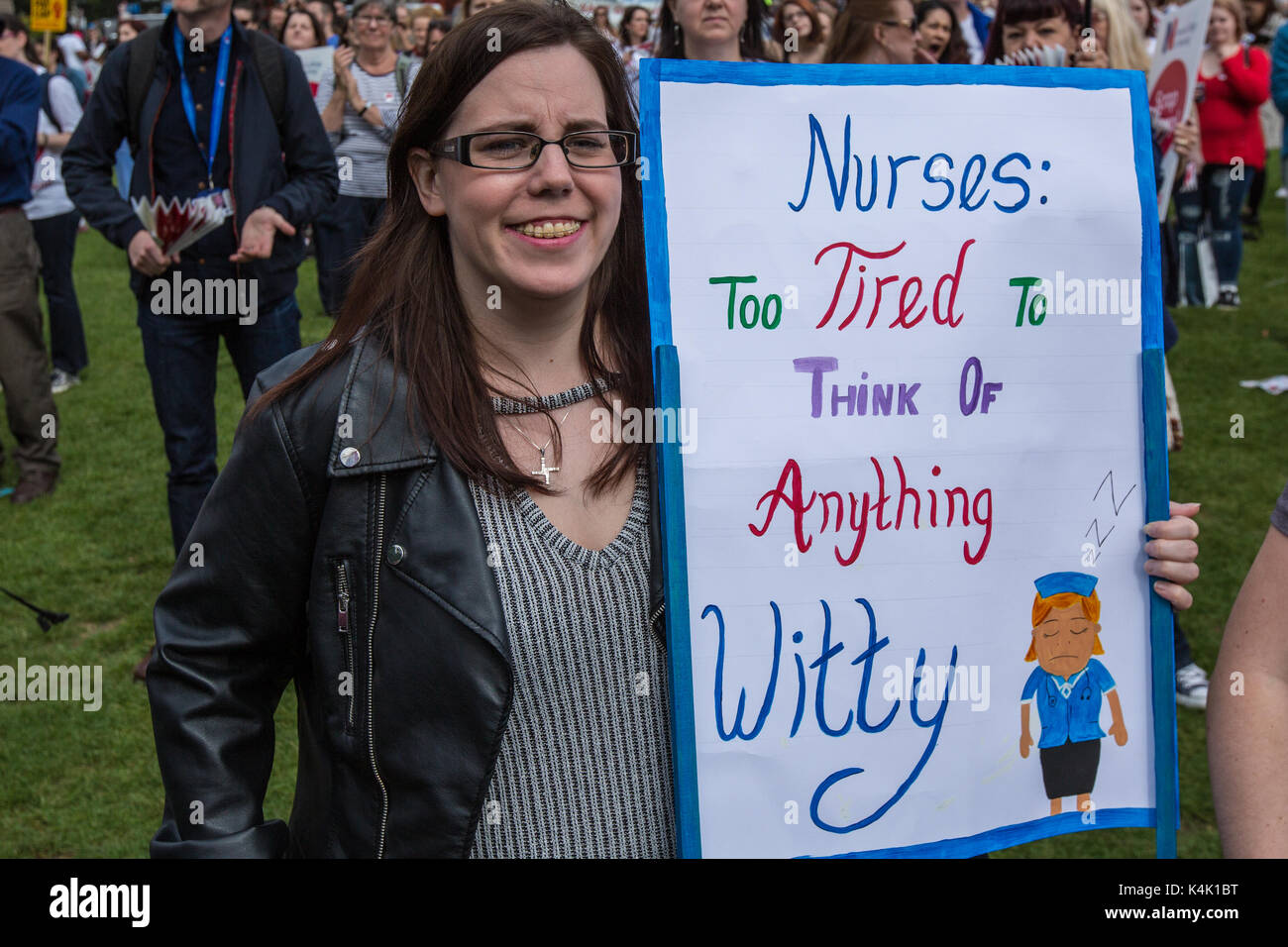 London, Großbritannien. 6. Sep 2017. In einem Protest durch die königliche Hochschule der Krankenpflege organisiert, Krankenschwestern sammelten in Central London zu protestieren gegen die Regierungen den öffentlichen Sektor Pay Gap fortgesetzt. Quelle: David Rowe/Alamy leben Nachrichten Stockfoto