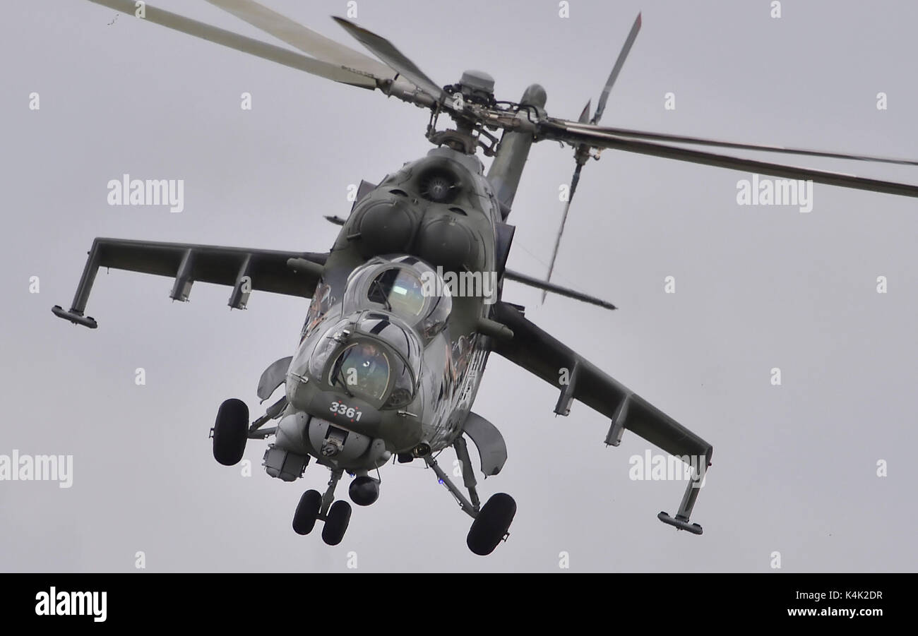 Namest nad Oslavou, Tschechische Republik. 06 Sep, 2017. Kampfhubschrauber Mil Mi-24V Hind E (Mi-35), die in Aktion während der Präsentation Tag der internationalen militärischen Ausbildung reichlich Streik 2017 in Namest nad Oslavou, Tschechische Republik, am 6. September 2017. Credit: Lubos Pavlicek/CTK Photo/Alamy leben Nachrichten Stockfoto