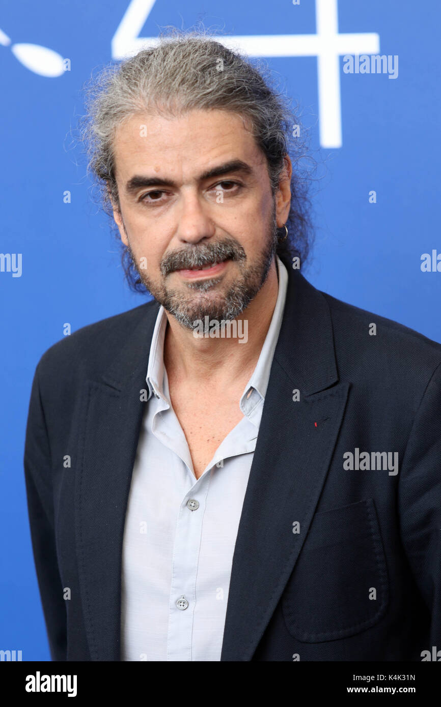 Lido Di Venezia, Italien. September 2017. Europa, Italien, Lido di Venezia, 06. september 2017: Der Regisseur Fernando León de Aranoa bei der Fotoschau des Films 'Loving Pablo', 74. Internationales Filmfestival Venedig Credit: Ottavia Da Re/Sintesi/Alamy Live News Stockfoto