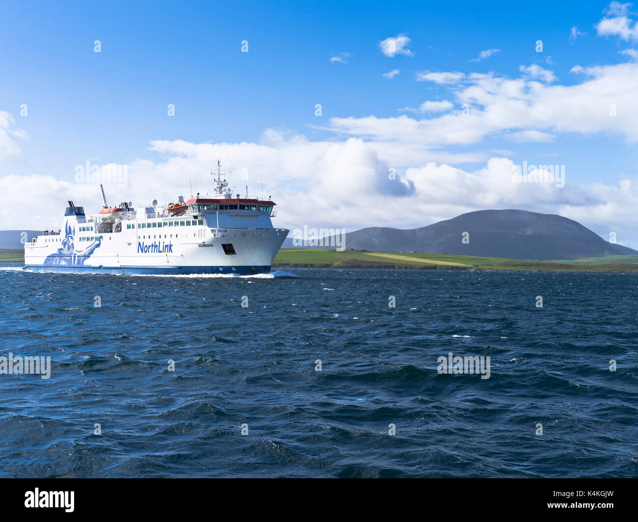 dh MV Hamnavoe NORTHLINK ORKNEY Scottish Serco Fähre in Scapa Flow Ankunft Stromness schottland ro ro Passagier Fähren Inseln Boot Segelinsel Stockfoto