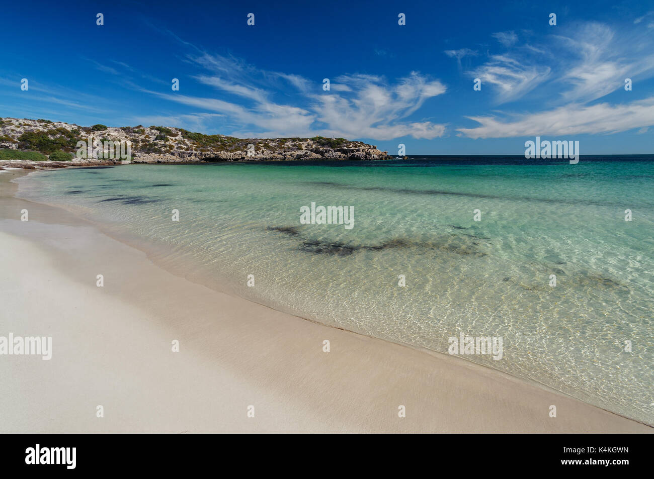 Türkisfarbenes Wasser bei Dynamite Bay. Stockfoto