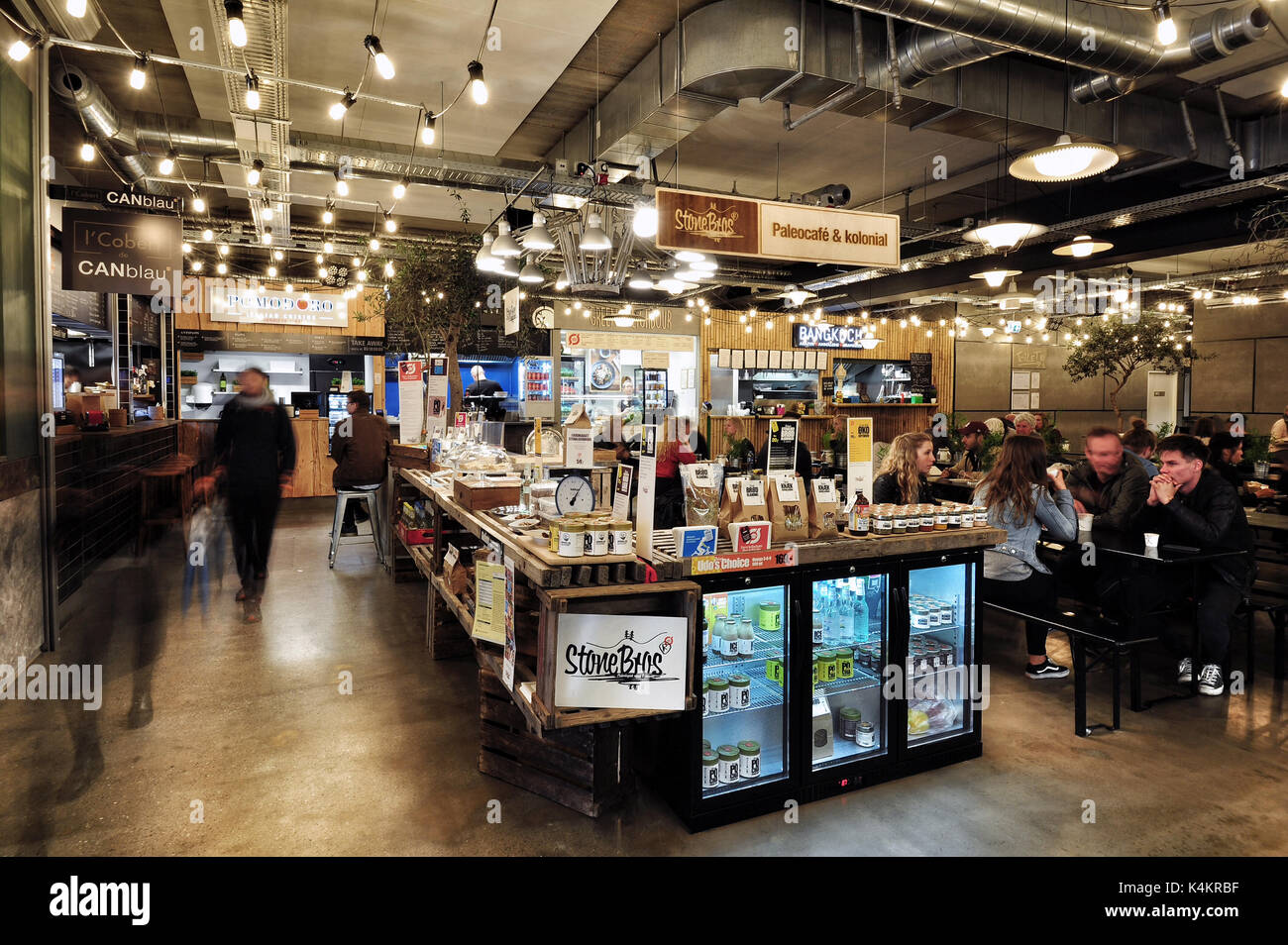 Ein Essen in Aarhus Central Food Market in Aarhus, Dänemark. Stockfoto