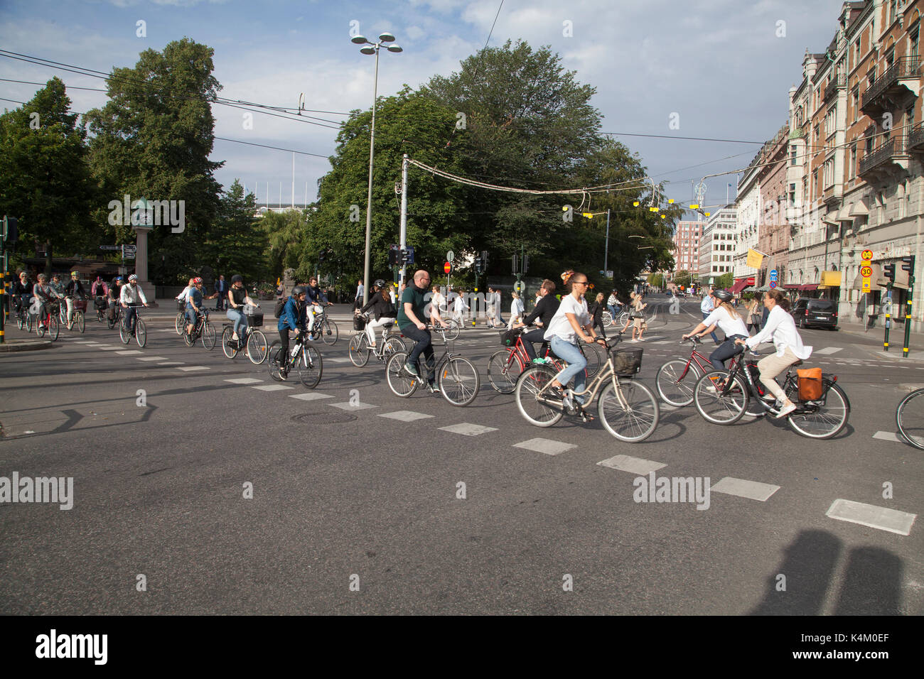 Radfahrer im morgendlichen Berufsverkehr in die Innenstadt von Stockholm 2017 Stockfoto