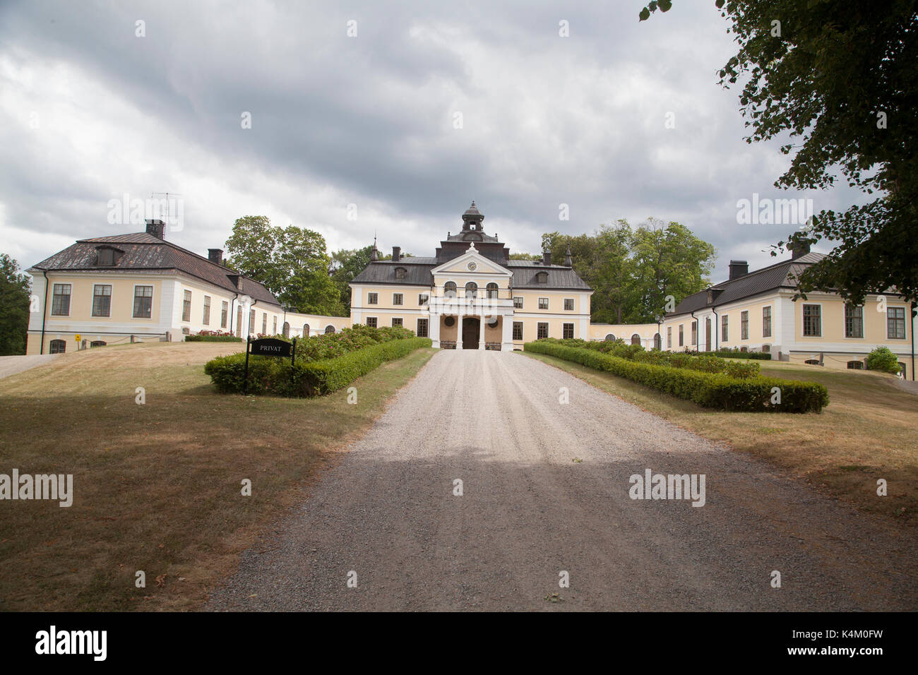SPARREHOLMS CASTEL 2017 vom Park aus umfasst das Schloss ein Museum mit einer großen Anzahl von Jukebox und ein Automuseum Stockfoto