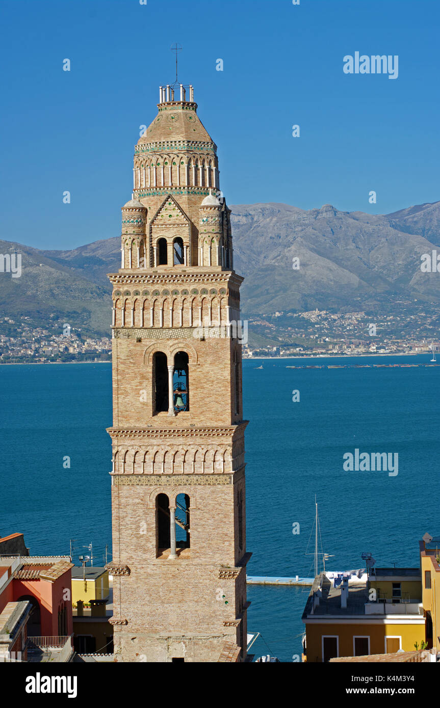 Gaeta, Italien: der Campanile der Cathrdral in arabisch-normannischen Stil, Abgeschlossen 1279 a.D. Stockfoto