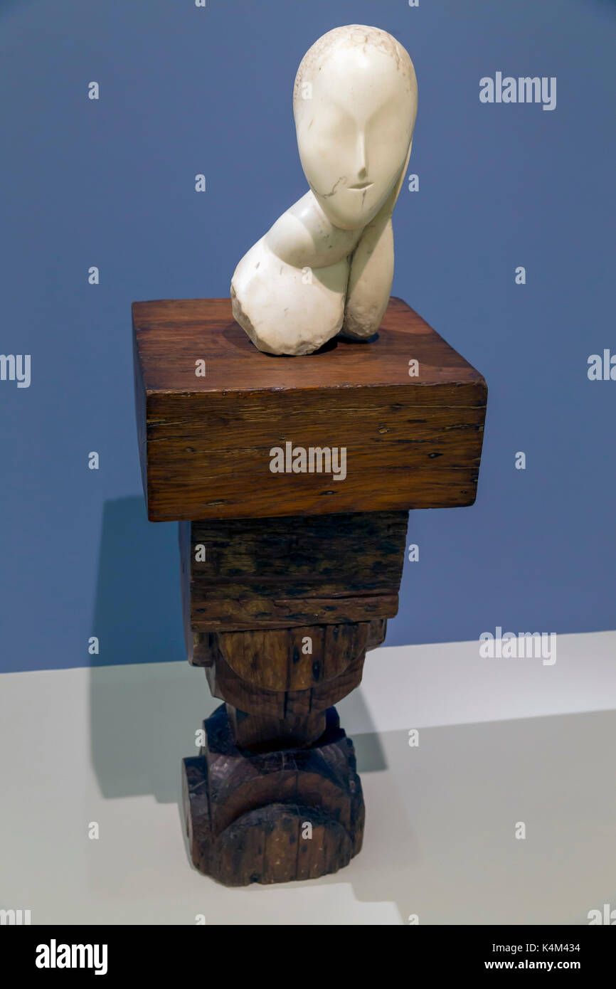 Muse, von Constantin Brancusi, 1912, Solomon R. Guggenheim Museum, Manhattan, New York City, USA