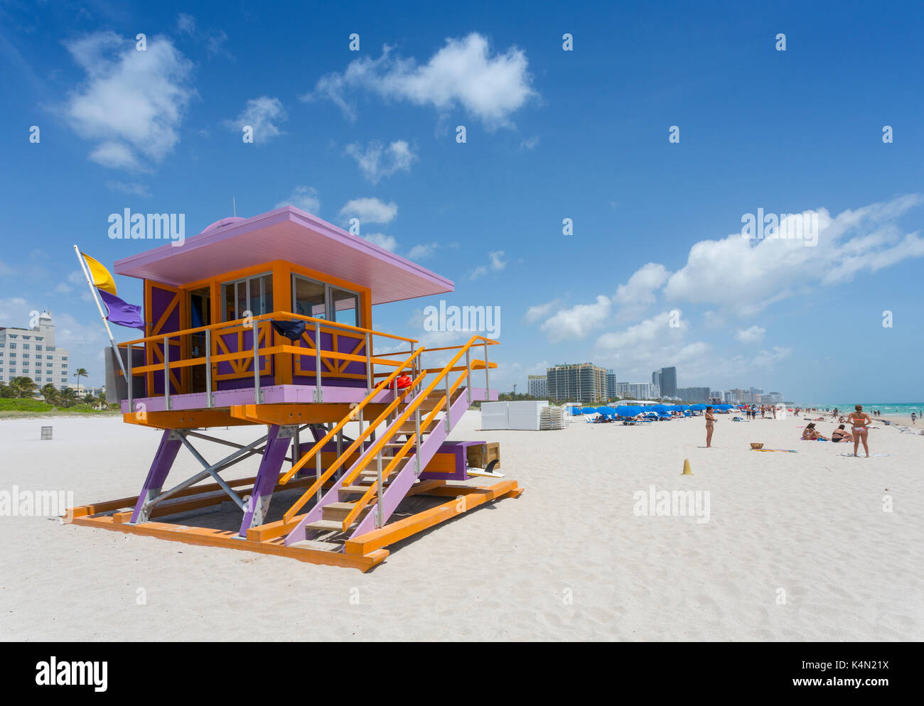 Rettungsschwimmer Wachturm am Strand von South Beach in Miami Beach, Miami,  Florida, Vereinigte Staaten von Amerika, Nordamerika Stockfotografie - Alamy